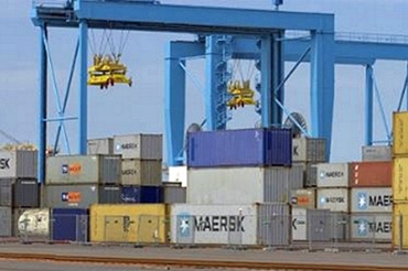 採用 igus® 拖鏈和 chainflex® 耐彎曲電線電纜的跨載機或橋式起重機