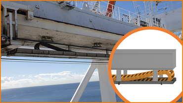 在起重機大樑下方的拖鏈安裝