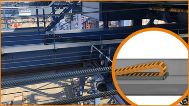 在起重機大梁側面的拖鏈安裝