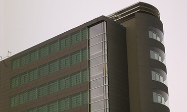 立面上的可調節格柵