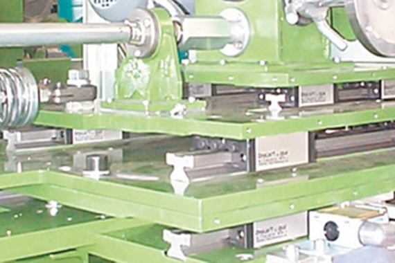 研磨機中的 drylin® T 直線滑動軸承