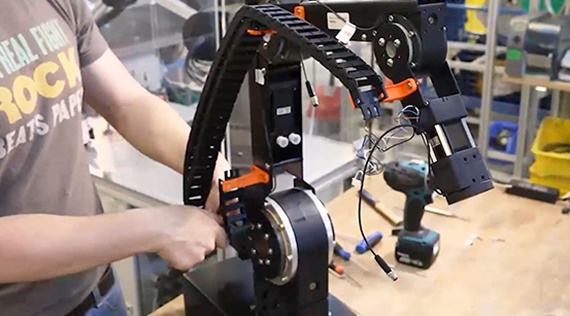 robolink® 機械手臂的實施