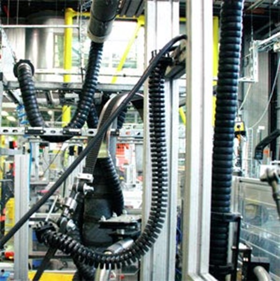 科隆igus®實驗室triflex® R拖鏈系統的扭轉測試