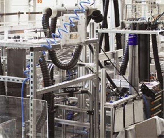 科隆igus®實驗室triflex® R拖鏈系統的扭轉測試